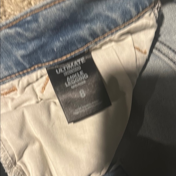 Stylish Blue Distressed Women's Jeans - Picture 4 of 5